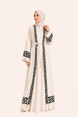 صورة عميلة